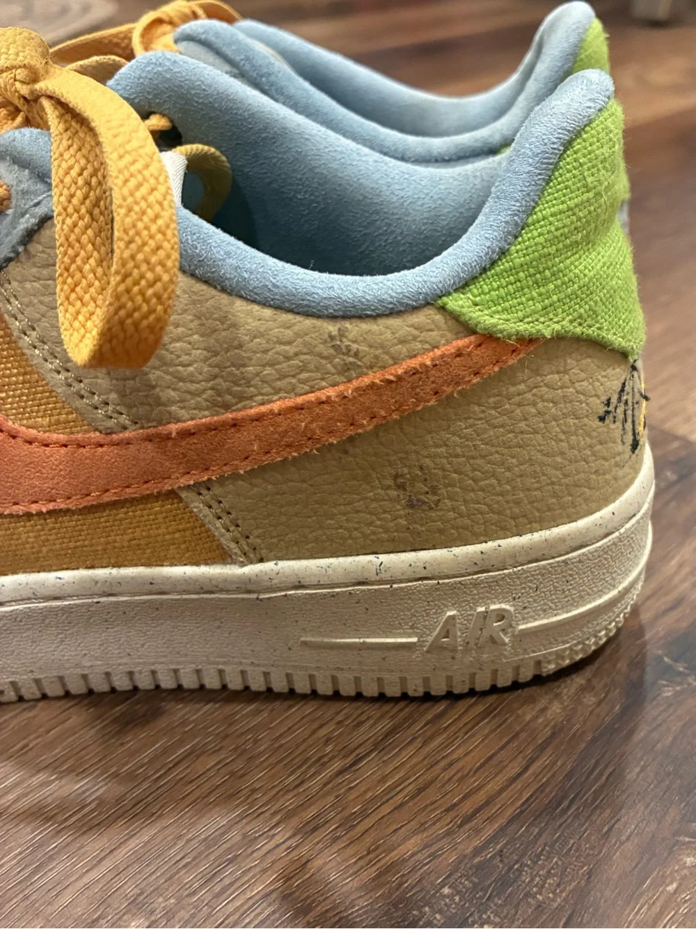Nike Air Force 1 LV8 Sun Club Pastel Tennis Shoes Sneakers 4.5 Girl